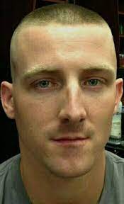 pin von simon richards auf a special picture herrenfrisuren mannerfrisuren glatze