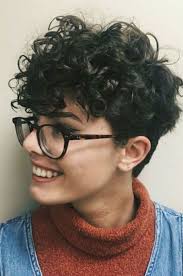 Coiffures Cheveux Courts Automne Hiver 2015 2016 Jean Louis David Les Plus Belles Coupes Courtes De En 2020 Coupe De Cheveux Courte Cheveux Courts Coiffure Courte