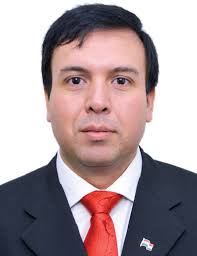 QUE ESTABLECE LA DIGNIFICACION SALARIAL Y LA CARGA HORARIA DE LOS  PROFESIONALES MEDICOS QUE PRESTAN SERVICIOS DENTRO DEL SISTEMA NACIONAL DE  SALUD