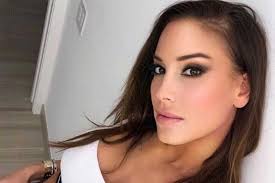 She is an actress, known for hercules (2014), nicsak, ki vagyok? Ugy Nez Ki Bepasizott Vajna Timi