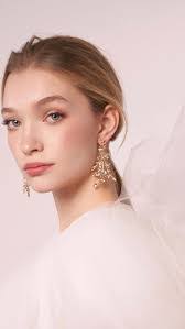 Elizabeth Bower's Instagram, Twitter & Facebook