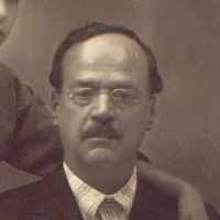 Eduardo Bartolome's Instagram, Twitter & Facebook