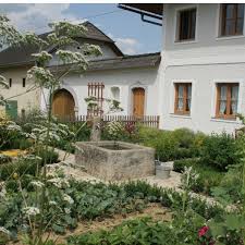 Bauerngarten Traditionell Und Bodenstandig Maschinenring Oberosterreich Blog Garten Bauerngarten Bauernhausstil