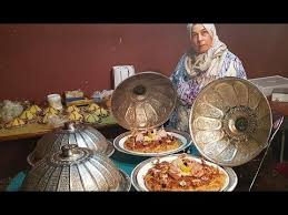 سلسلة أطباق بلادي المغرب حلقة 33 بسطيلات مغربية من يد طباخة محترفة Table Settings Cooking Scenes