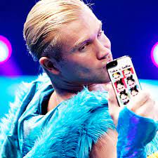 The Selfie Taking King Tyler Breeze Aka Prince Pretty Tyler Breeze Professional Wrestlers Pro Wrestling