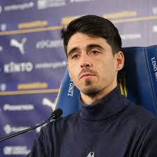 HEAD COACH CARLOS CUESTA: 