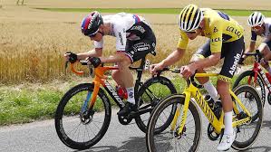 Slovenian matej mohoric gave bahrain victorious something to cheer with his second stage win in this year's tour de france two days after french police searched his team's accommodation and. Van Der Poel Geht Auch Als Leader In Die Offensive Suedostschweiz Ch
