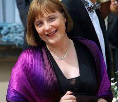 Angela dorothea merkel (born angela dorothea kasner, july 17, 1954, in hamburg, west germany), is the chancellor of germany and the first woman to hold this office. Angela Merkel Portrait De La Chancelliere Allemande Marie Claire