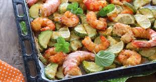Crevettes Et Courgettes Cuites Au Four Recettes Faciles Recette En 2020 Recettes De Cuisine Courgettes Cuites Recette Cuisine Facile