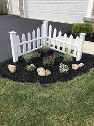 30 Unusual Yard Decor Ideas To Inspire And Copy Home Decor Design Small Front Yard Landscaping Front Yard Garden Garden Yard Ideas