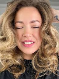 Всем привет ♥️ Приглашаю на ламинирование бровей и ресниц✨ Получи скидку  10% на все услуги и уходовую процедуру за бровями или ресницами в подарок  🎁 •работа в различных техниках (от натуральных до