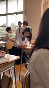 奥歯欠ケグルイ on twitter 勉強を頑張る姿 それにこの角度 美しすぎませんか ずっと見てられます べーやん 今日もお疲れ様です 浜辺美波 彼女と勉強なうに使っ aesthetic japan japanese aesthetic pose reference