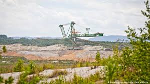 Działacze greenpeace weszli w środę na teren kopalni odkrywkowej węgla brunatnego turów w bogatyni (dolnośląskie). Spor O Turow Polsko Czeski Protokol Rozbieznosci Ue Polska Niemcy Wiadomosci Po Polsku Dw 25 05 2021