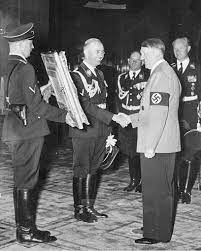 La fontaine war einer der berühmtesten französischen schriftsteller, der bis heute vor allem für seine klassischen fabeln bekannt ist. Fuhrergeburtstag Wikipedia