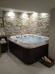 Spa De La Gamme J 300 Installe En Interieur Jacuzzi Interieur Interieur Maison Design Amenagement Douche