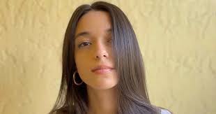 Water allergy brings woman out in huge itchy welts if she gets caught in  the rain