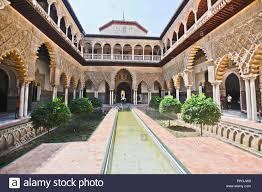 Opening times vary from winter to summer so it is a good idea to check first what time the real alcazar seville opens while you are in the city. Alcazar Von Sevilla Real Alcazar De Sevilla Patio Del Yeso Spanien Stockfotografie Alamy