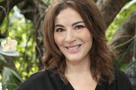 She is the daughter of nigel lawson, lord lawson of blaby, a former conservative chancellor of the exchequer, and vanessa (née salmon) lawson. Nigella Lawson 57 Looks Sensational As She Shows Off Weight Loss Celebrity News Showbiz Tv Express Co Uk