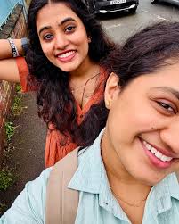 Blessy Thomas (@blessy_mariam_raphel) • Instagram photos and videos