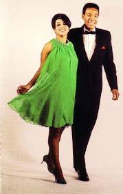 Marvin Gaye Tammi Terrell Ain T No Mountain Marvin Gaye Tammi Terrell Scored Seven Top 40 Singles On The Billboard Hot 100 Including Ain T No Mountain High Enou Soul Music Tammi Terrell Black Music