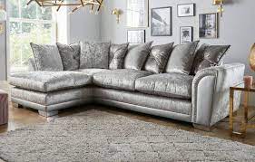 Corner couches in various leather or fabric styles. Srizoelszkp3pm