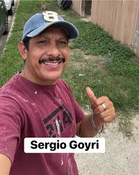 Se parecen tanto que no se si es Sergio Goyri o Gonzalo