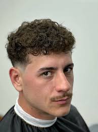 No hay hombres feos, solo hombres que no me conocen como barbero 🔥✂️