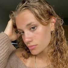 lou boyer (@louu_byr)