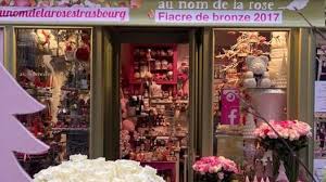 78 € 30 rose : La Boutique Strasbourgeoise Au Nom De La Rose Das Strassburger Blumengeschaft Au Nom De La Rose