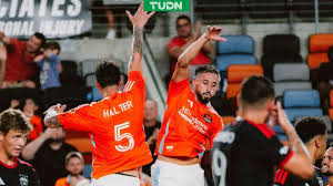 Héctor Herrera anota golazo con el Houston Dynamo