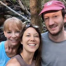 It was a really nice weekend. 1) kicking off wedding season with  @deandalydude 2) 🩷🩷🩷 Yuki and Sarah in their first dance 3) @el_savvy  and I at the Hardwick table 🥂 4)