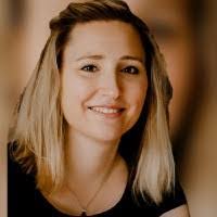 Lisa Hack's Instagram, Twitter & Facebook