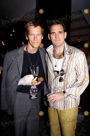 The movie solidifies neve campbell's position as the queen of slick exploitation, gives matt dillon and kevin bacon lots of chances to squint ominously, and has a sex scene with denise richards (of starship troopers) that is either gratuitous or indispensable, depending on your point of view. Cuanto Mide Matt Dillon