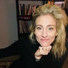 Wendy Ott's Instagram, Twitter & Facebook