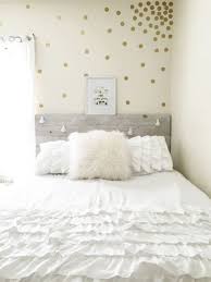 29 beautiful diy ideas for apartments apartment decorating from diy decor ideas for apartments , source:removeandreplace.com. Gold Bedroom Ideas 25 Glamorous Ideas You Ll Adore Recipegood