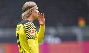 He plays as a striker. Haaland Respektiert Bvb Vertrag Und Hat Grosse Traume