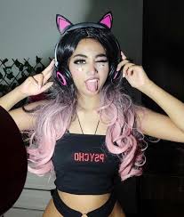 Gamer Girl @ Gamer Zone | Gamer Hot 🥵 Girl | Gamer girl outfit, Gamer girl,  Cute emo girls