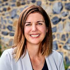 Julie Yeager's Instagram, Twitter & Facebook