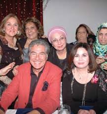 انضمت الفنانة المصرية الهام شاهين إلى الأصوات الداعية لوقف تصوير مسلسلات رمضان فورا حرصا على حياة نجوم الفن والفنيين المتواجدين في مواقع التصوير، وقدمت مقترحا لتعويض خسائر المنتجين وضمان الترفيه عن المواطنين في الشهر الفضيل وهو عرض 15 حلقة من كل مسلسل على أن يتم استكمال. Ø³Ø¬Ø§Ù„ Ø¨ÙŠÙ† Ø¥Ù„Ù‡Ø§Ù… Ø´Ø§Ù‡ÙŠÙ† ÙˆÙ…ØµØ·ÙÙ‰ ÙÙ‡Ù…ÙŠ ÙÙŠ Ù†Ø¯ÙˆØ© Ù‚ØµØ© Ø§Ù„Ø£Ù…Ø³ ÙÙƒØ± ÙˆÙÙ† Ø§Ù„Ø¨ÙŠØ§Ù†
