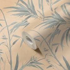 Tapete emerson grun in waben grafisch gemusterte vliestapete in feiner stofflicher struktur durchsetzt von zar tapeten moderne wandgestaltung tapeten kaufen. Bambus Mustertapete Mit Metallic Akzent Grun Orange Beige