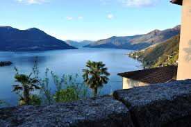 Ein aktueller artikel der new york times hob einen interessanten immobilientrend hervor: Lago Maggiore Villen Mit Seeblick Zu Verkaufen