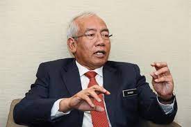 Former education minister datuk seri mahdzir khalid (pictured), who is now chairman of tenaga nasional bhd, has again denied that he took a hefty bribe in exchange for awarding a rm1.25 billion solar power project in sarawak back in 2016. Mahdzir Khalid Editor Malaysia