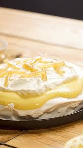 Pavlova Citron Meringuee Recette Recipe Tart Recipes Meringue Desserts Meringue Pie Recipes