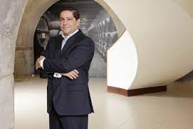O empresário mário ferreira, dono da douro azul e da mystic invest, fechou acordo com os espanhóis da prisa para a aquisição de uma posição de cerca de 30,22% na media capital, a empresa que detém a tvi. Mario Ferreira Wikipedia A Enciclopedia Livre