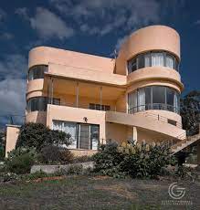 S T R E A M L I N E R Double Decker Streamline House In Hobart Tas C Geoffrey Goddard 201 Art Deco Buildings Art Deco Architecture Brutalist Architecture