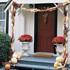 Our lifelike corn stalks make any harvest display feel more like autumn. Beautiful Fall Decorations Made With Dried Corn And Corn Stalks