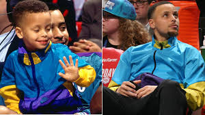 Stephen curry kinder zu bestpreisen. Stephen Curry Rewinds Time Wears Similar Jacket From All Star 1992 Nba Com