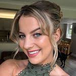 Kelly Gerth's Instagram, Twitter & Facebook