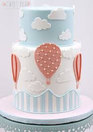 Un Joli Gateau En Pate A Sucre Bleu Et Blanc Pastel Skittlesprinkles Baby Shower Cakes Shower Cakes Cake