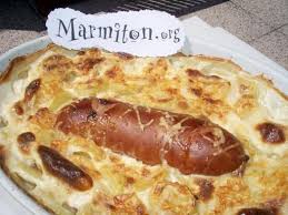 Saucisse De Morteau Dans Son Gratin Dauphinois Recette Recette Gratin Dauphinois Gratin Dauphinois Recette Gratin